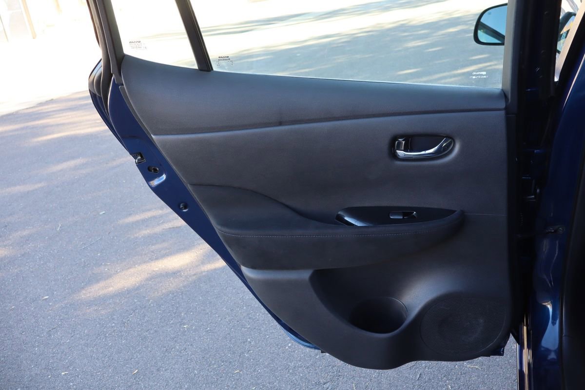 Used 2016 Nissan Leaf SV image 24