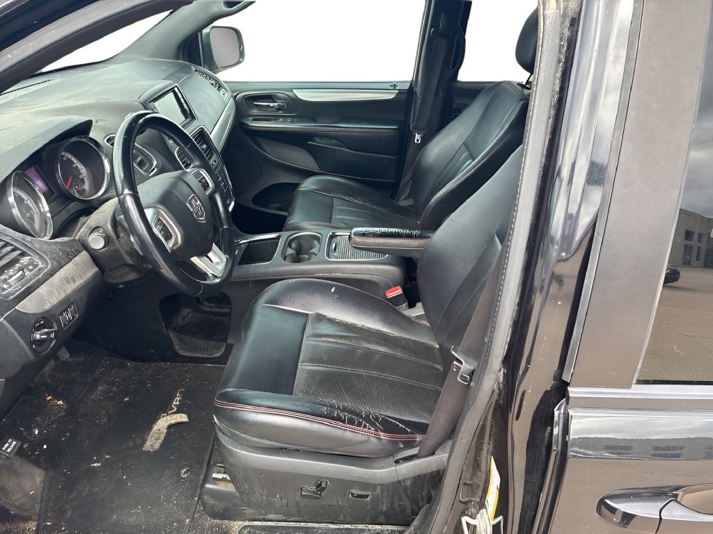 Used 2015 Dodge Grand Caravan R/T w/ Driver Convenience Group FWD image 9