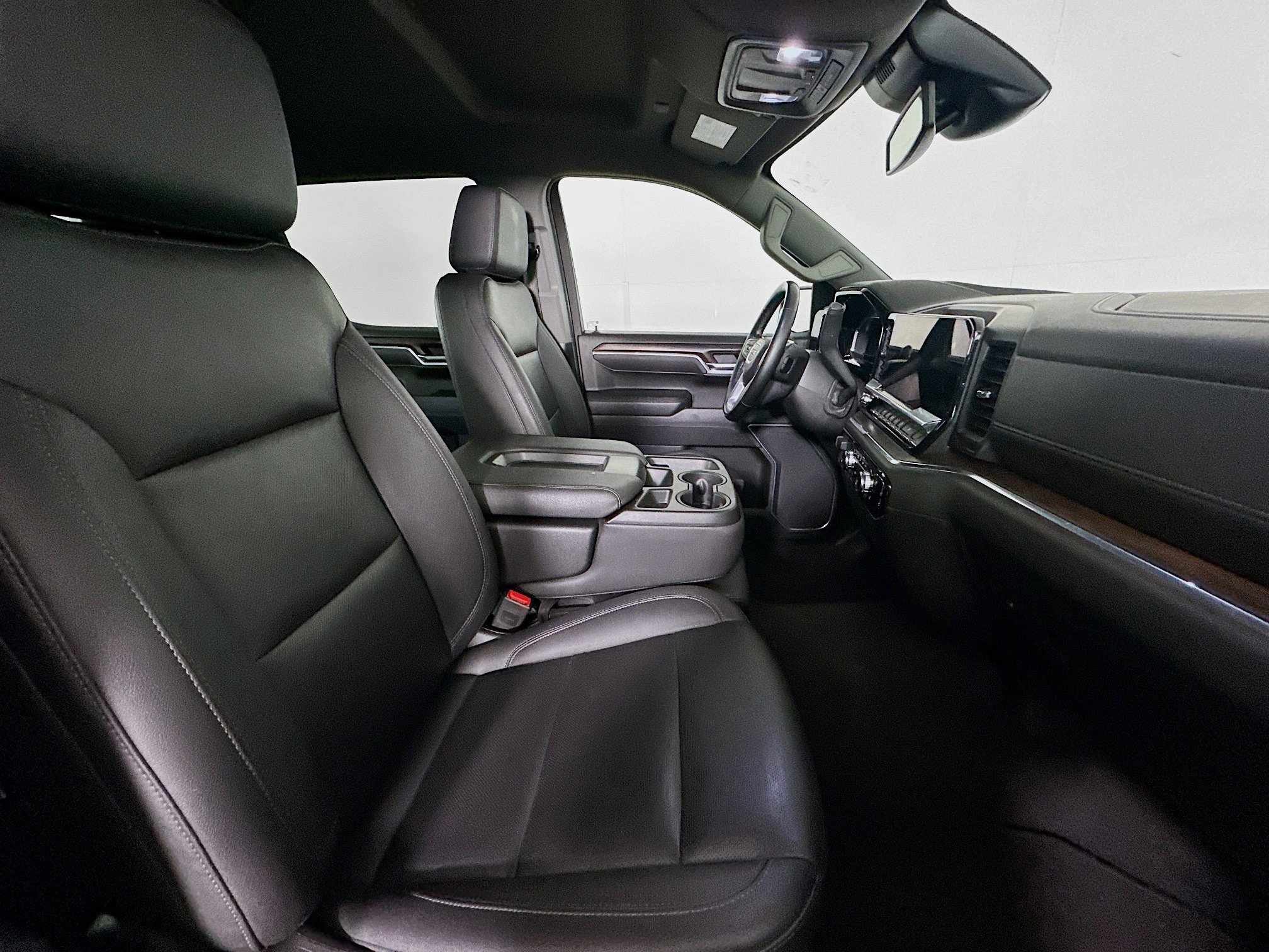 Used 2025 GMC Sierra 1500 SLT image 31