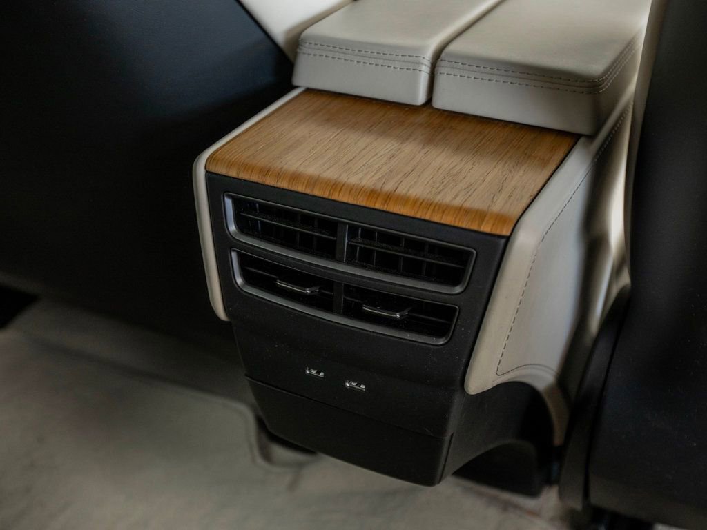 Used 2019 Tesla Model S Performance image 27