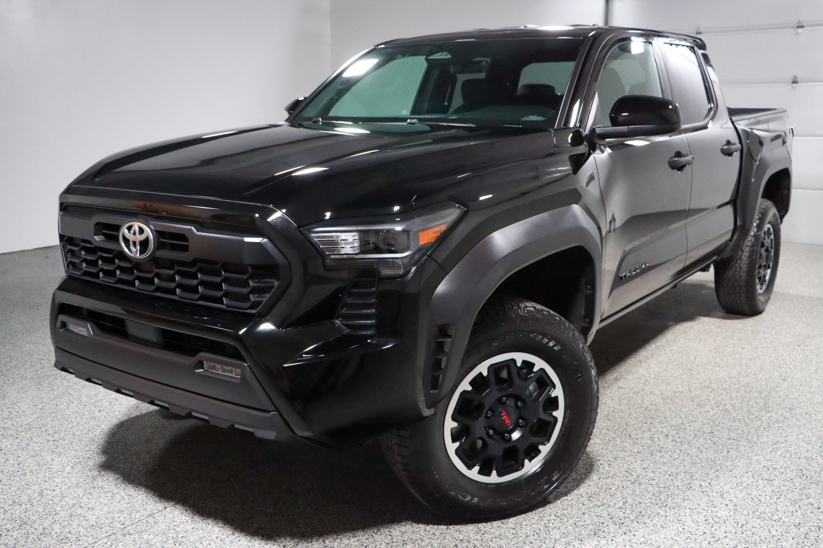 Used 2024 Toyota Tacoma TRD Off-Road AWD/4WD image 30