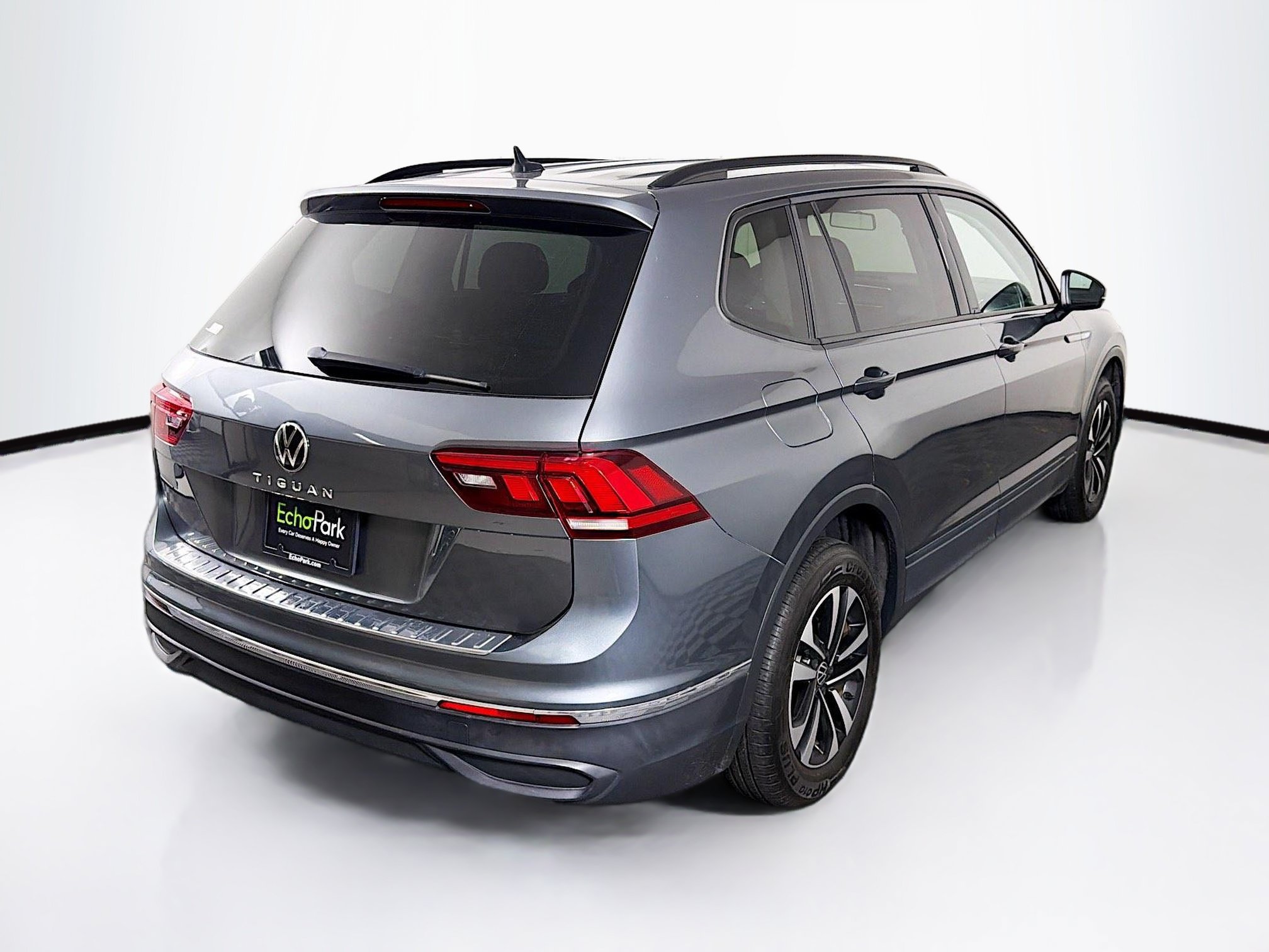 Used 2022 Volkswagen Tiguan S FWD image 9