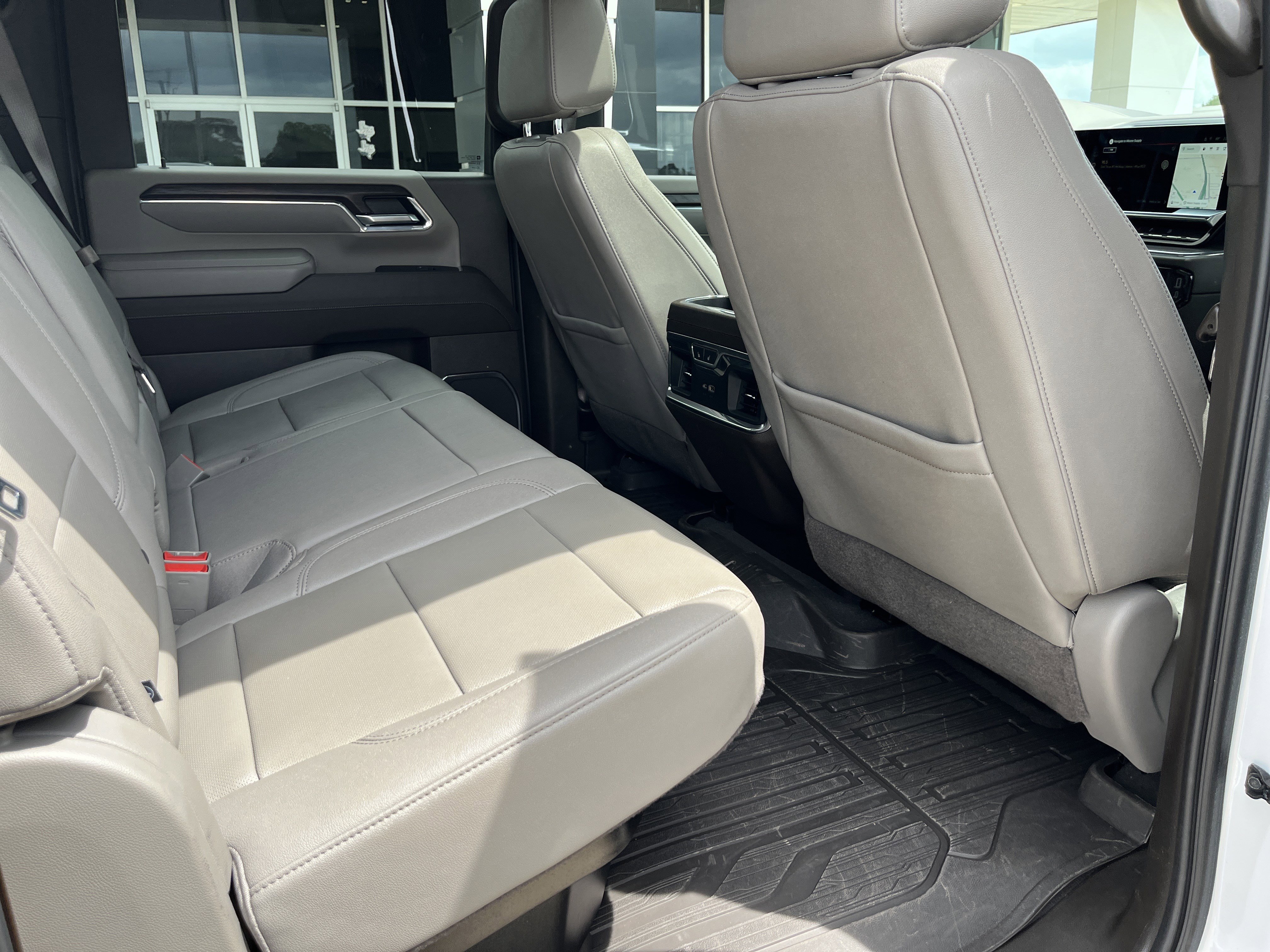 Used 2024 GMC Sierra 2500 SLT w/ SLT Premium Package image 15