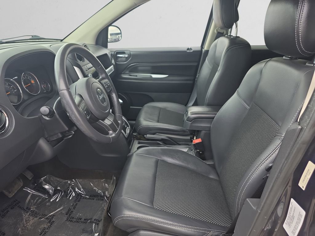 Used 2014 Jeep Compass Latitude image 10