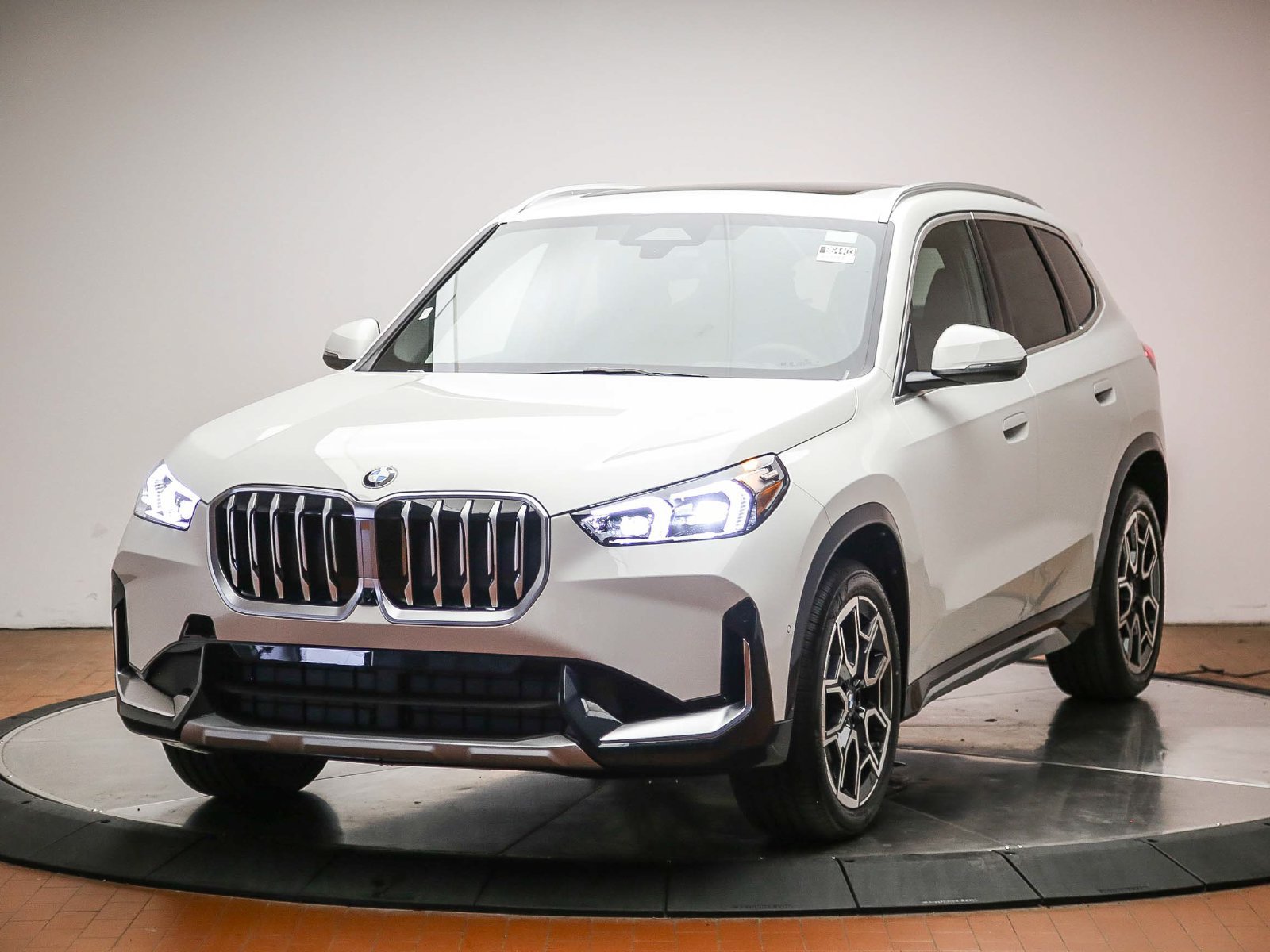 New 2026 BMW X1 xDrive28i w/ Technology Package