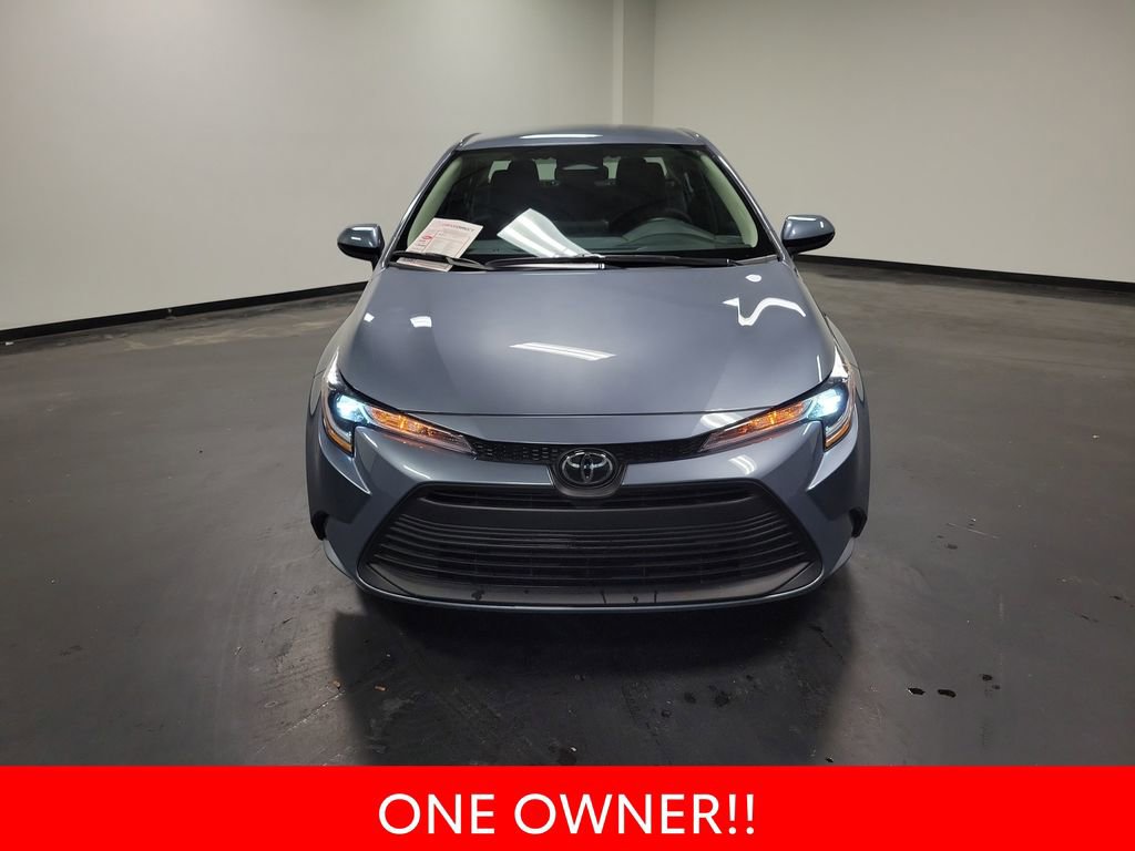 Used 2025 Toyota Corolla LE image 3