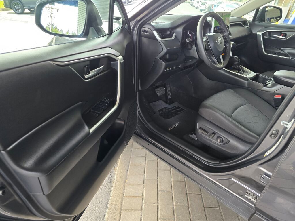 Used 2024 Toyota RAV4 XLE w/ Convenience Package AWD/4WD image 20