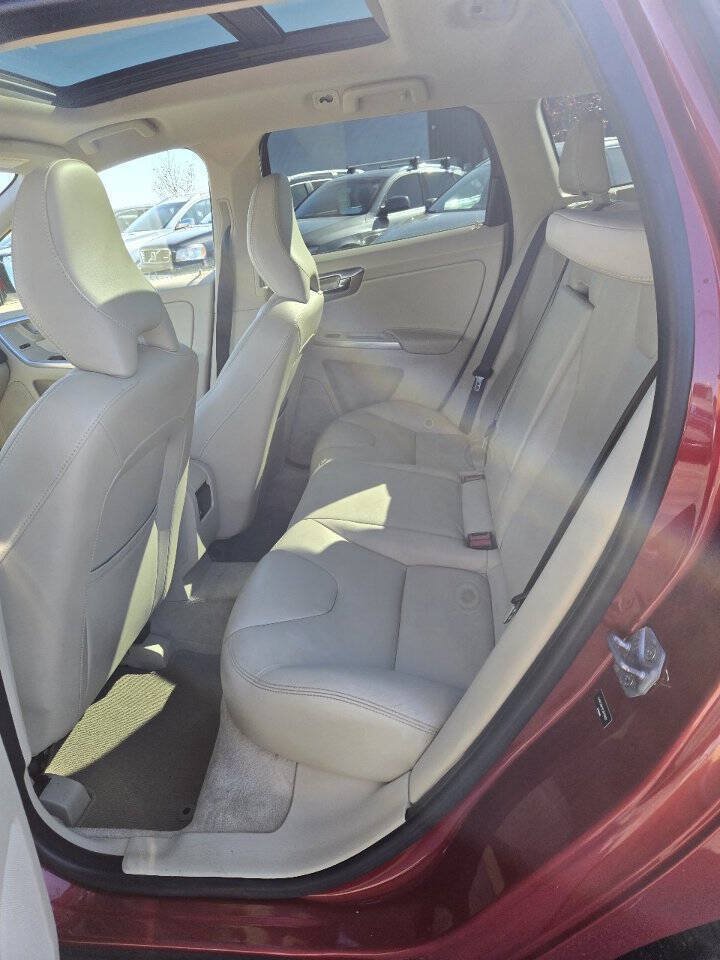 Used 2015 Volvo XC60 T5 AWD/4WD image 10