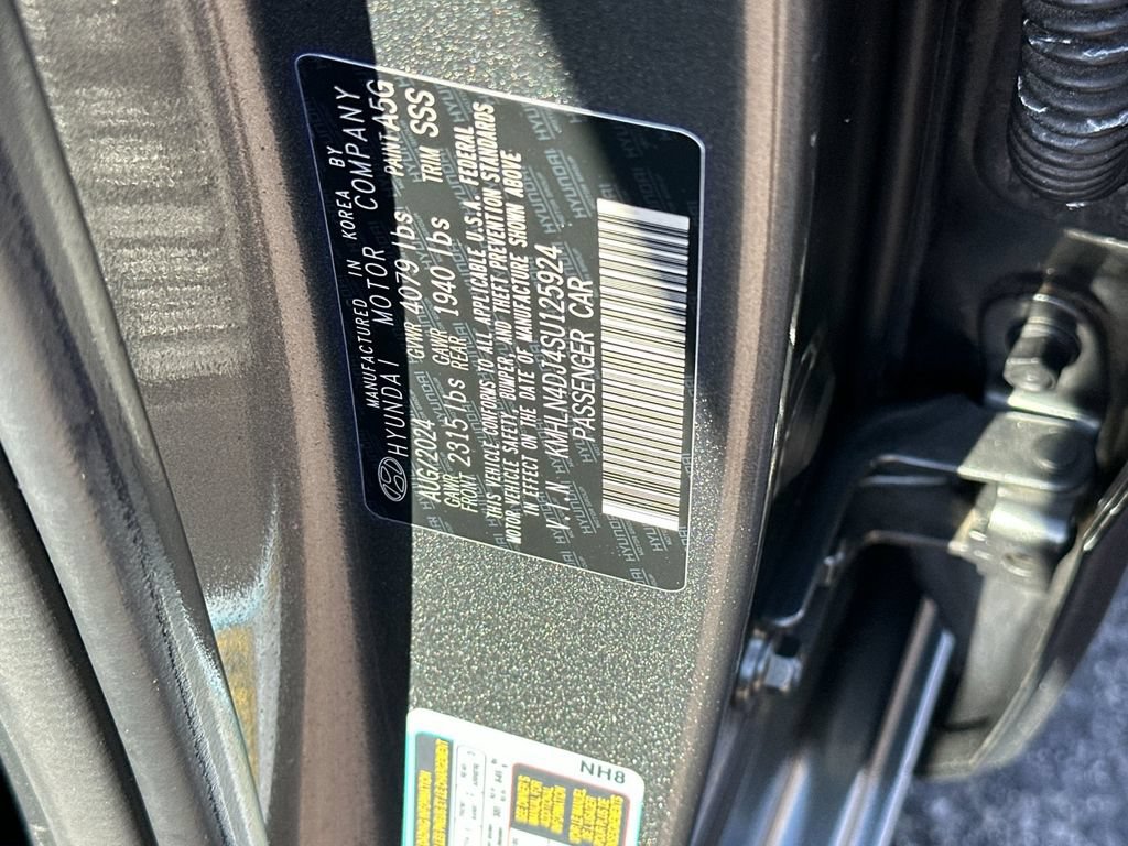 Used 2025 Hyundai Elantra Limited FWD image 27