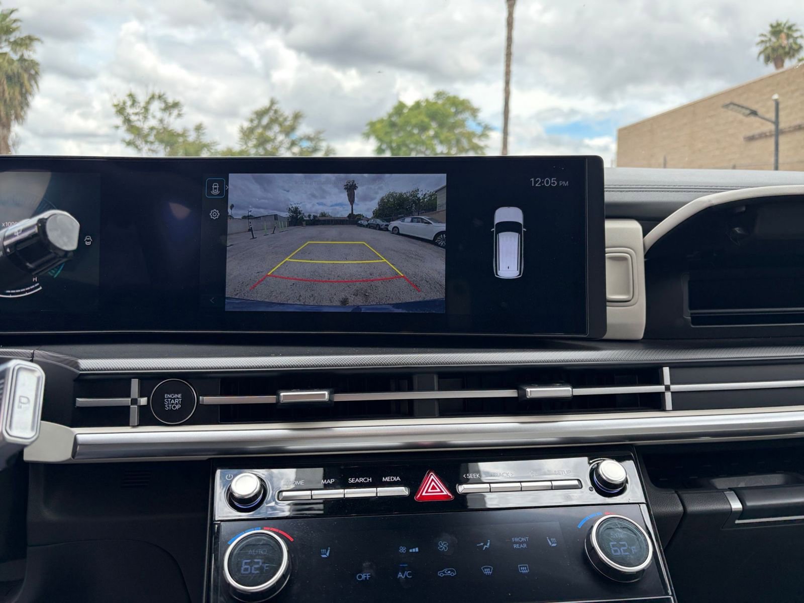 Used 2025 Hyundai Santa Fe SEL FWD image 24
