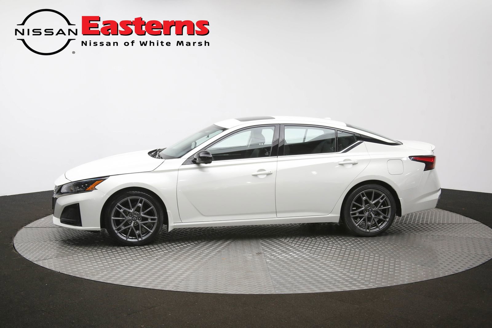 Used 2024 Nissan Altima 2.0 SR FWD image 57