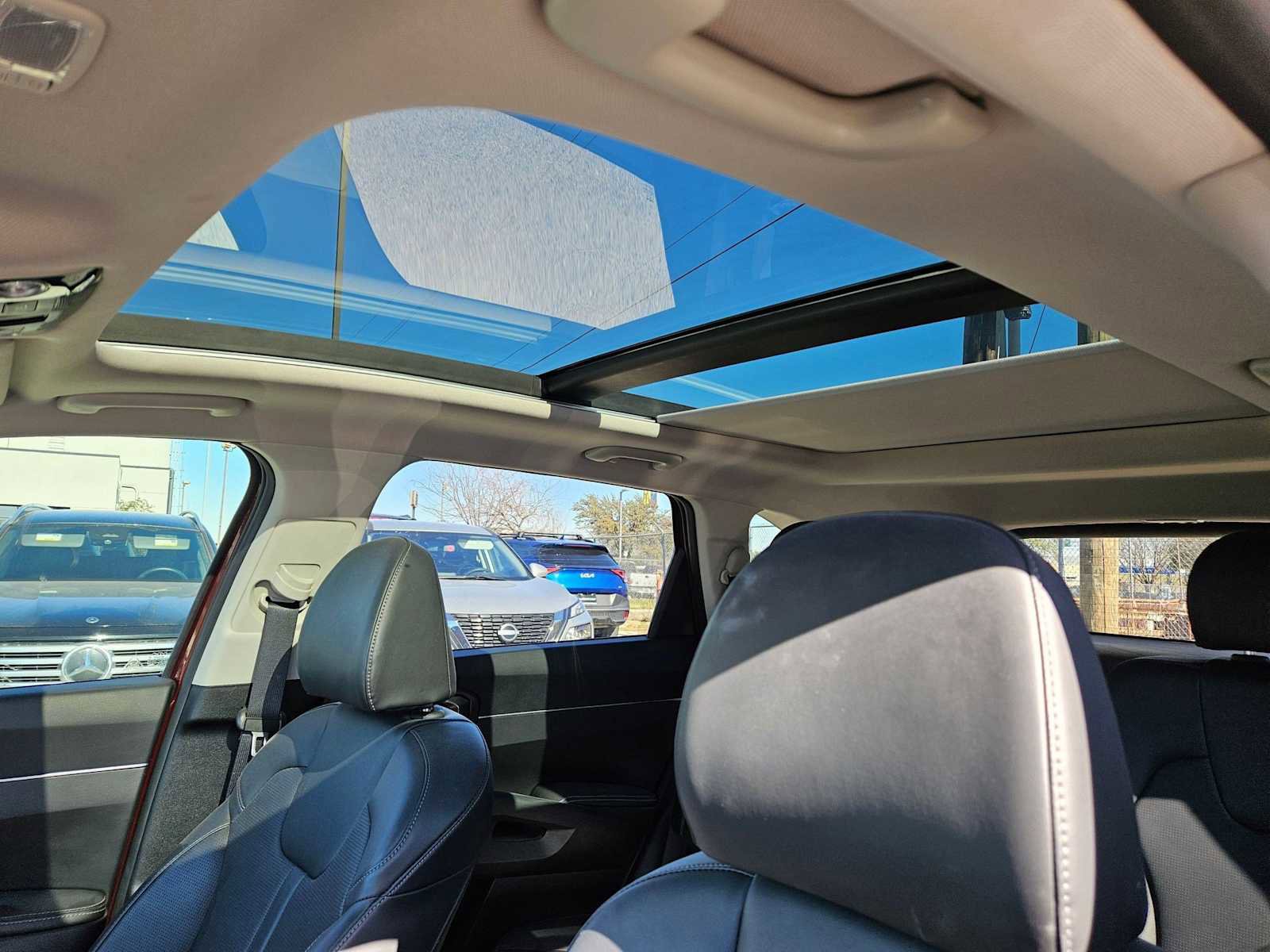 Certified 2024 Kia Sorento EX w/ Panoramic Sunroof Package image 16