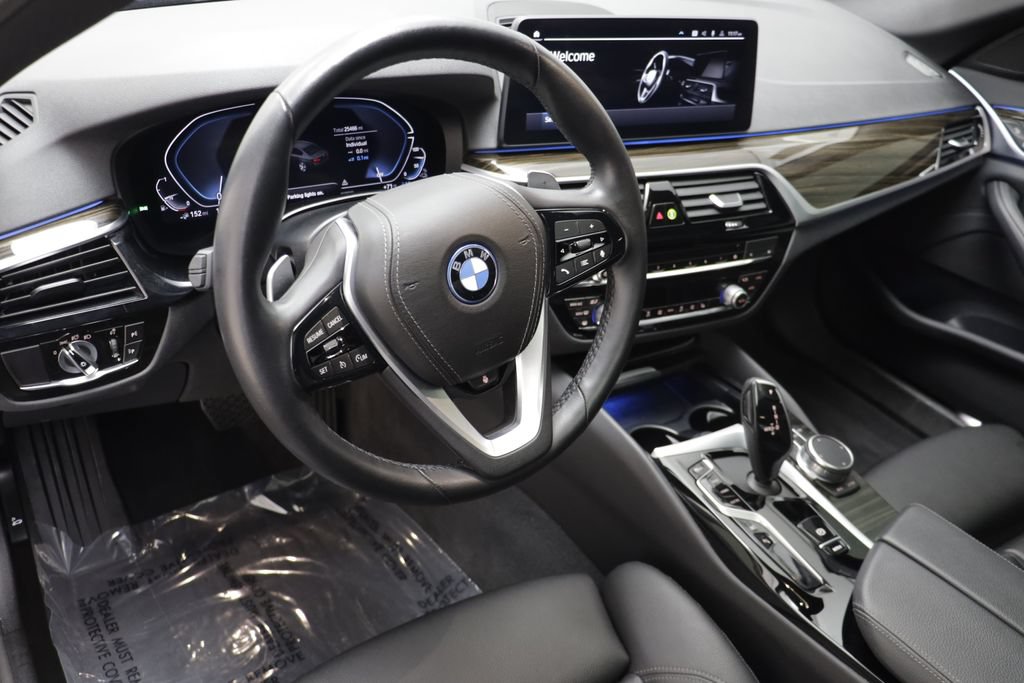 Used 2023 BMW 530e xDrive w/ Convenience Package AWD/4WD image 7