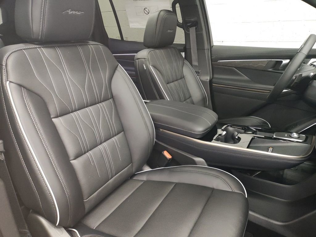 New 2026 Buick Enclave Avenir w/ Super Cruise Package AWD/4WD image 9