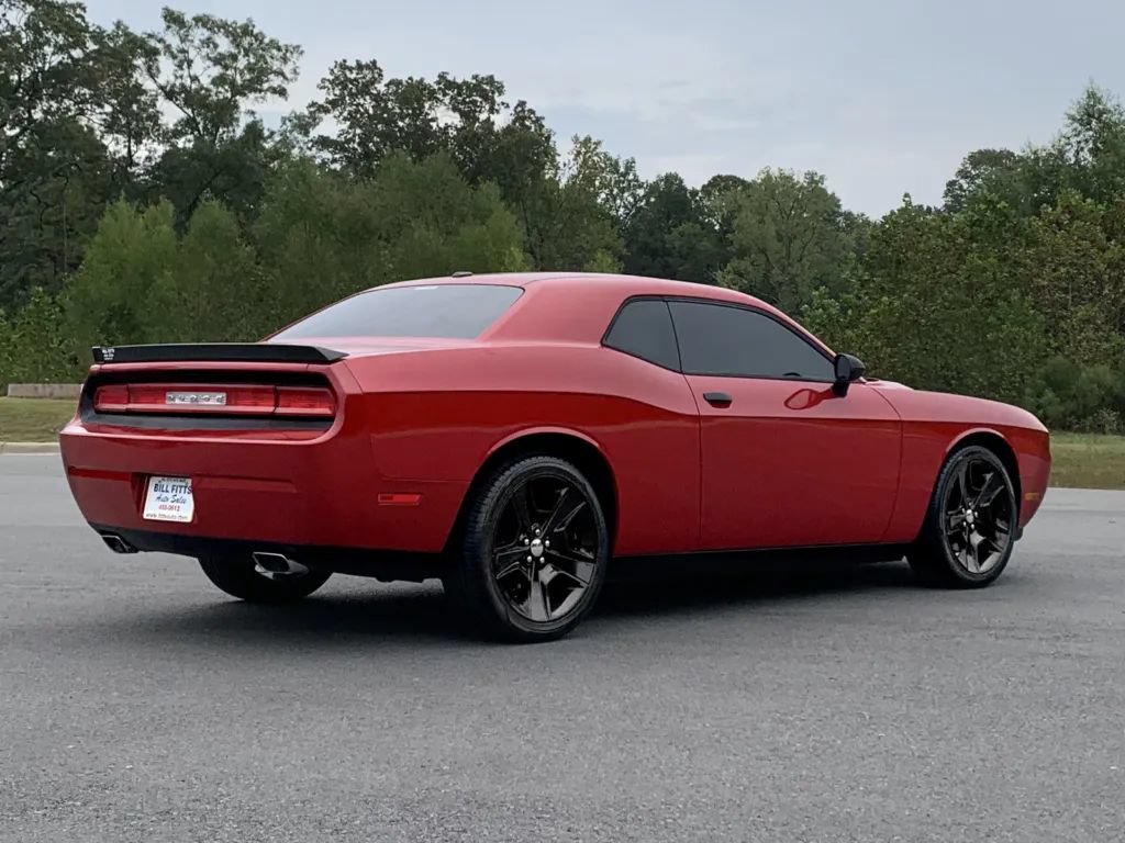 Used 2012 Dodge Challenger R/T RWD image 7