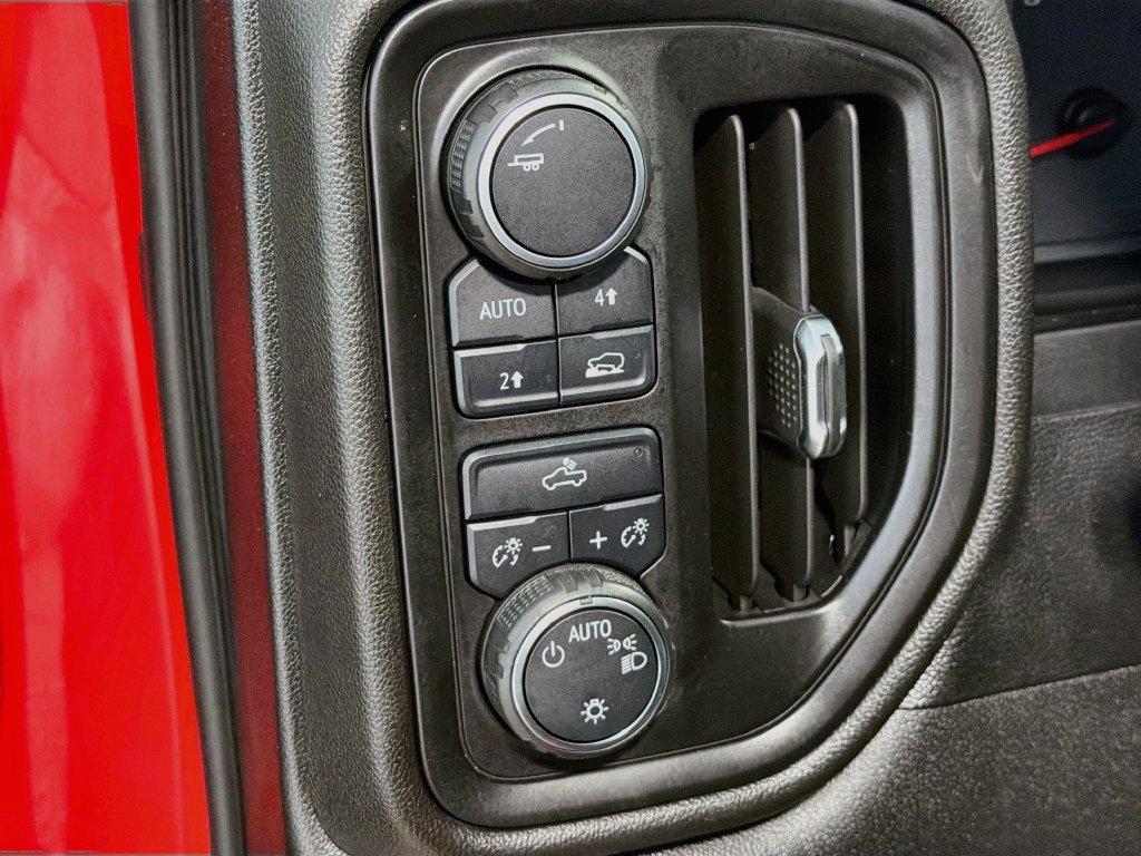 Used 2019 Chevrolet Silverado 1500 Custom w/ Custom Convenience Package AWD/4WD image 10