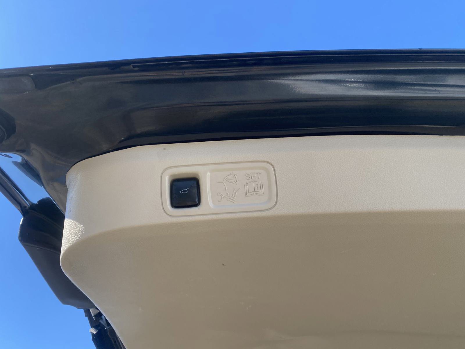 Used 2021 Lincoln Navigator L Reserve AWD/4WD image 7