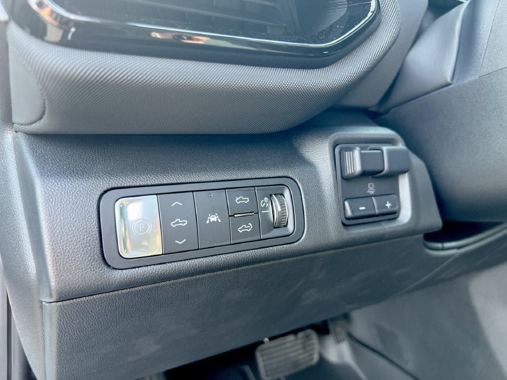 New 2024 Chevrolet Silverado EV RST AWD/4WD image 15