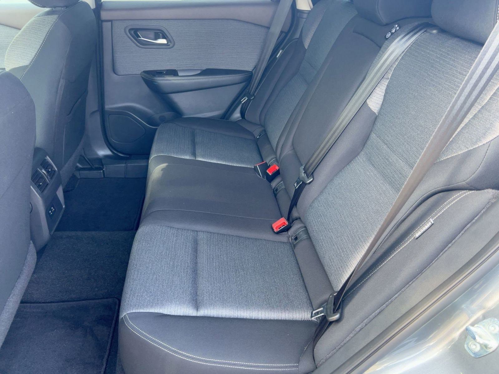 Used 2023 Nissan Rogue SV image 14