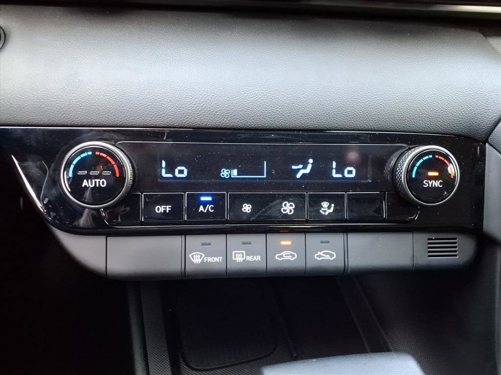 Used 2025 Hyundai Elantra Sport image 8