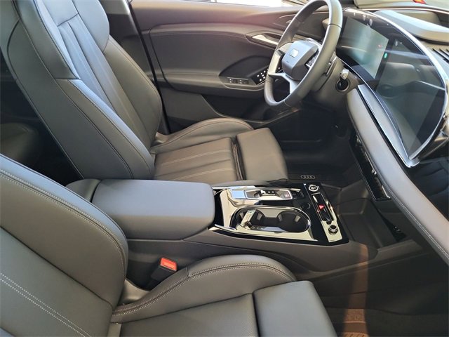 New 2025 Audi Q6 e-tron Premium Plus image 17