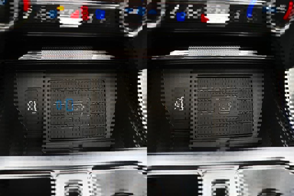 Used 2023 Ford F150 Lariat w/ Equipment Group 502A High image 28