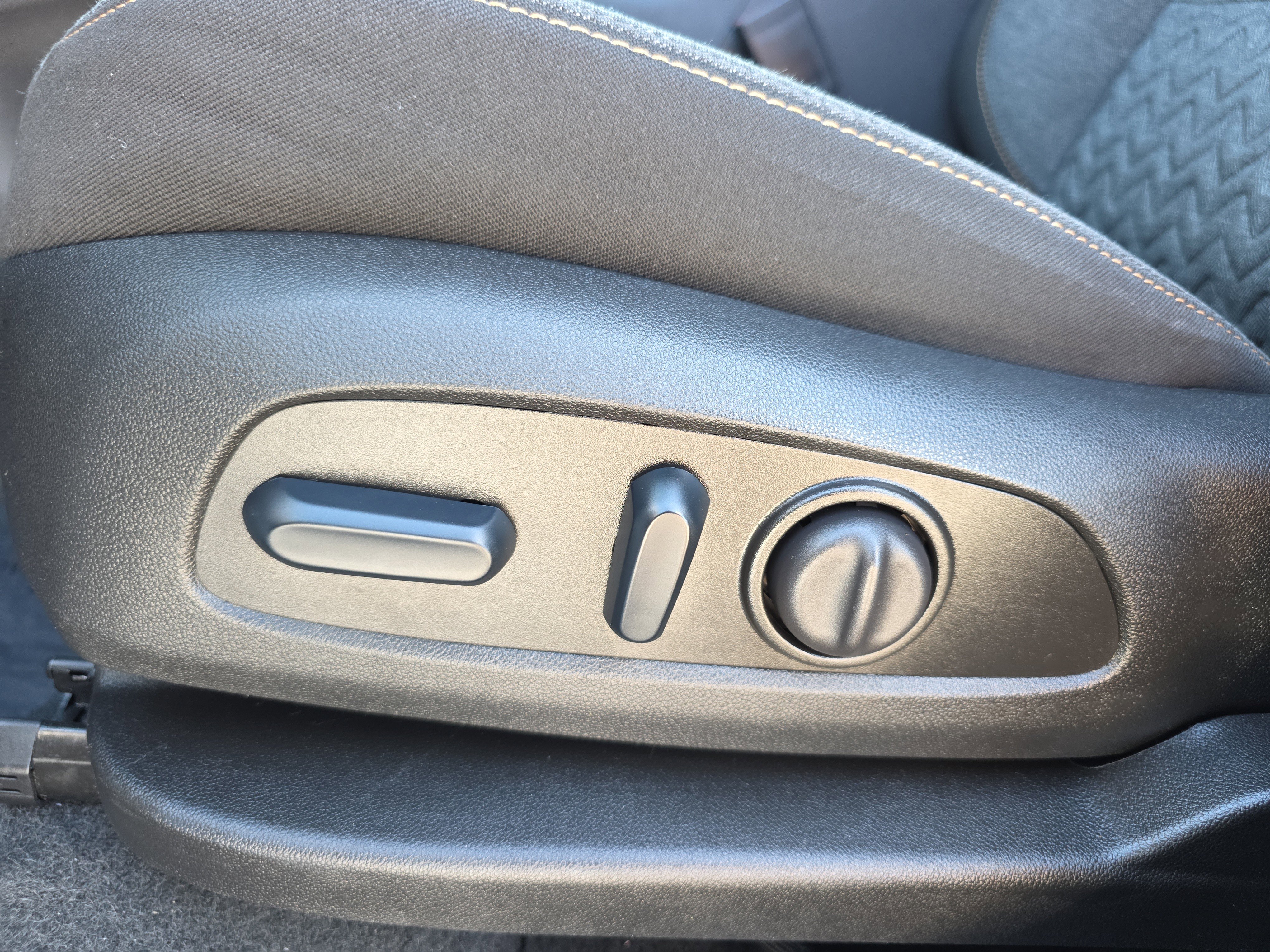 Used 2024 Chevrolet Equinox LT image 25