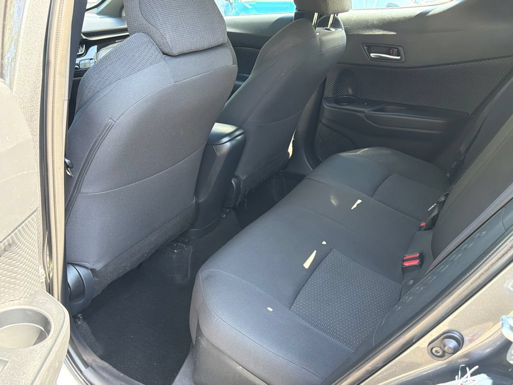 Used 2018 Toyota C-HR XLE FWD image 17