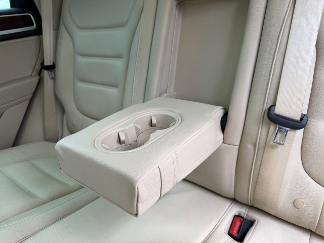 Used 2013 Volkswagen Touareg Executive image 22