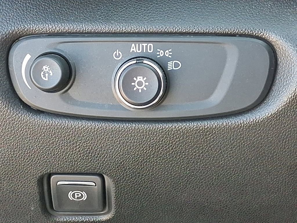 Used 2020 Chevrolet Blazer LT image 25