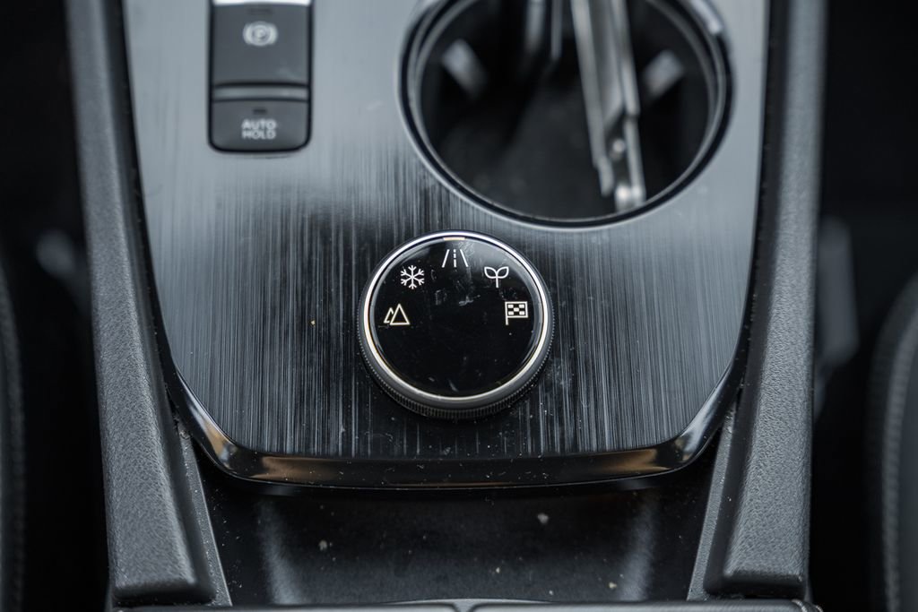 Used 2023 Nissan Rogue SV image 23