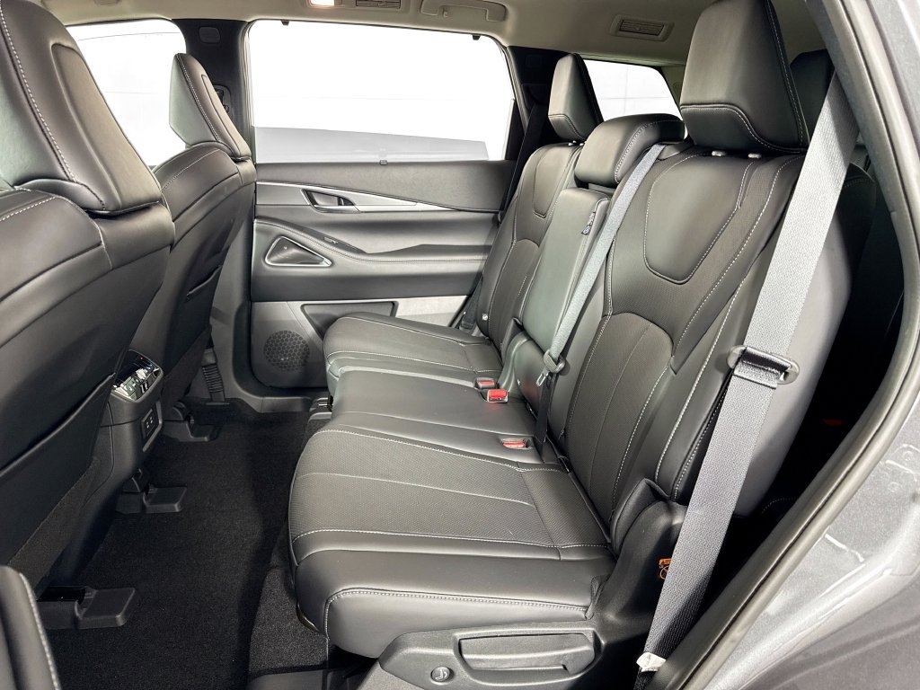Used 2026 INFINITI QX60 Luxe w/ Cargo Package FWD image 31