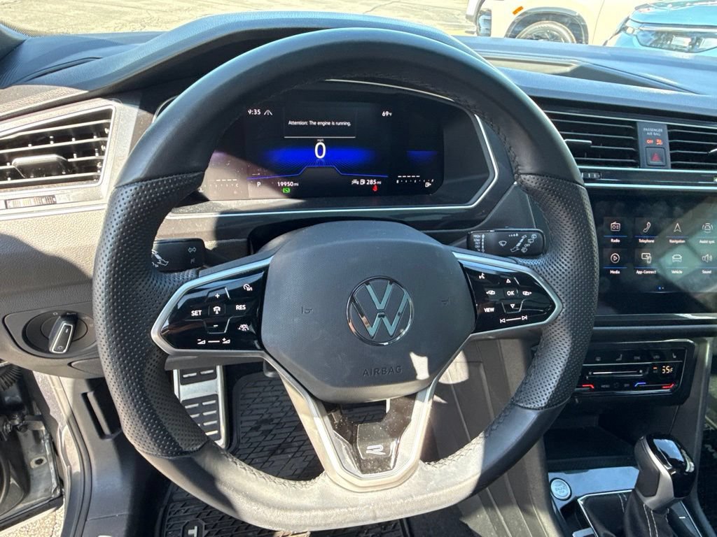 Used 2024 Volkswagen Tiguan SE R-Line AWD/4WD image 16