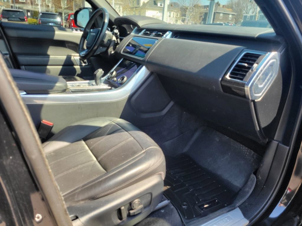 Used 2020 Land Rover Range Rover Sport HSE image 9