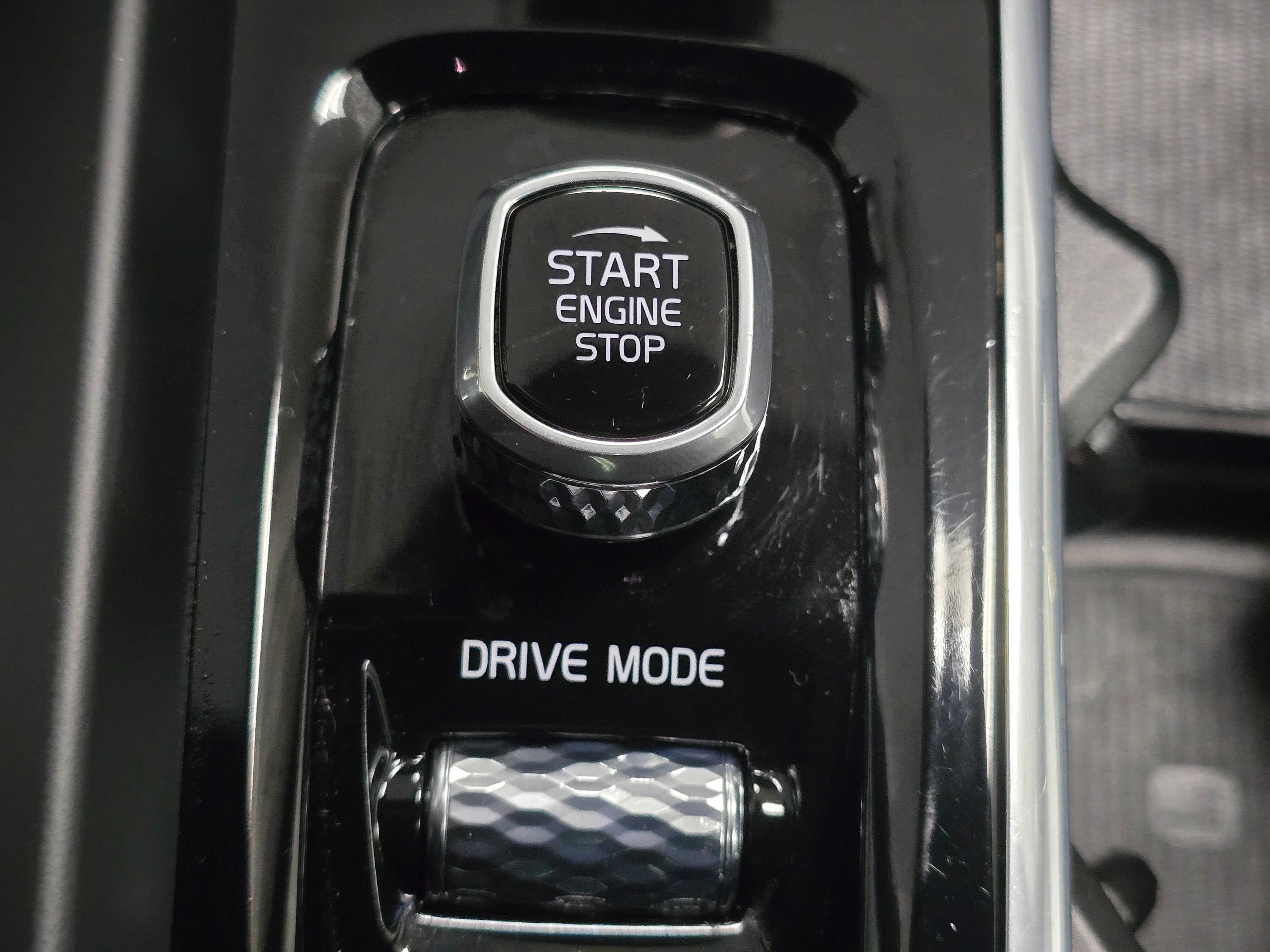 Used 2021 Volvo XC60 T5 R-Design w/ Protection Package Premier image 44