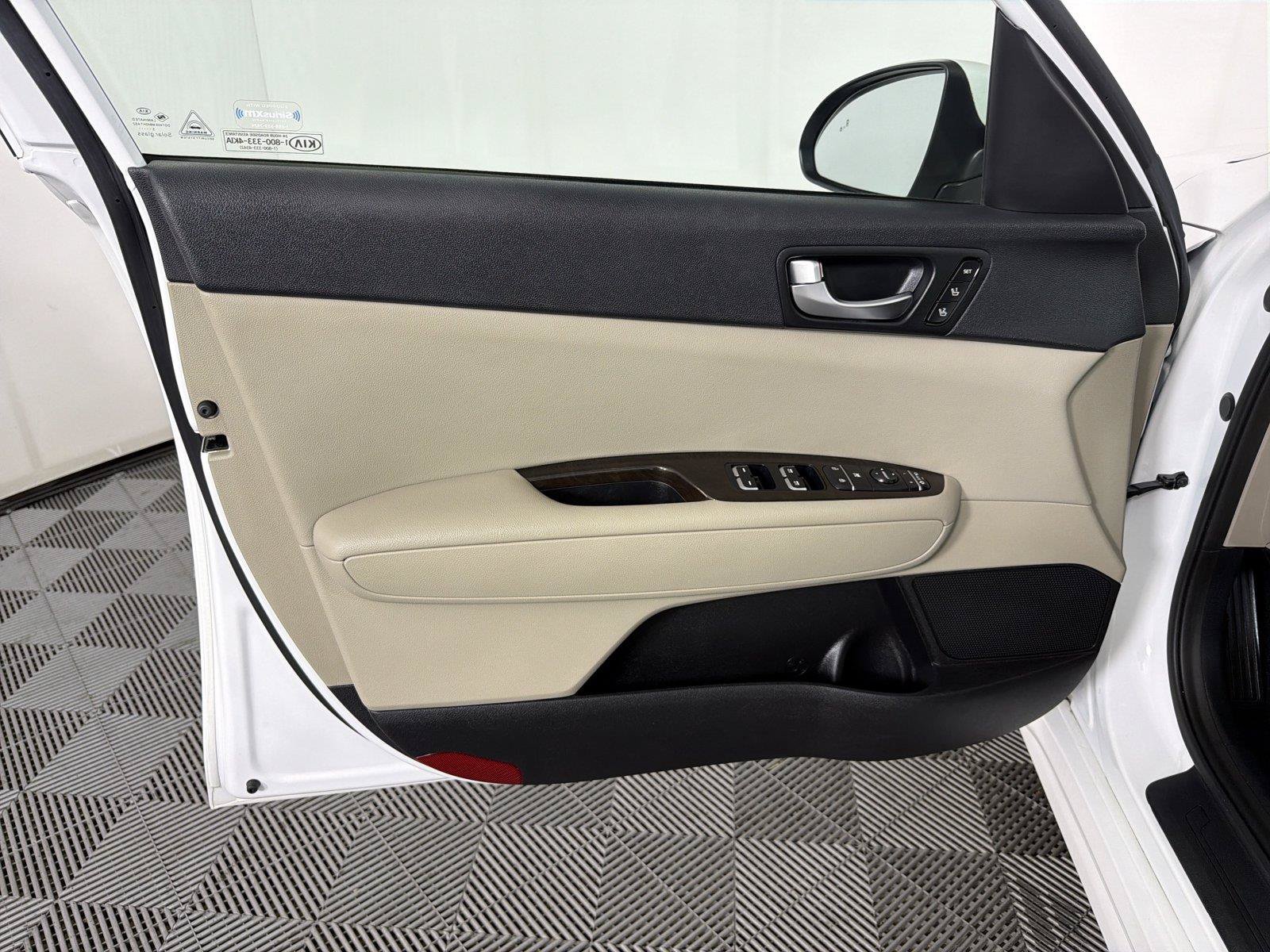 Used 2016 Kia Optima EX w/ Premium Package FWD image 7
