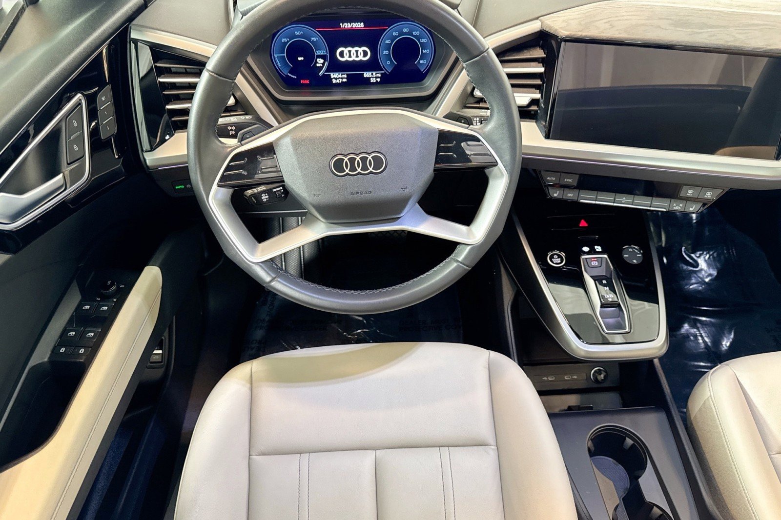 Used 2025 Audi Q4 e-tron Premium Plus image 21