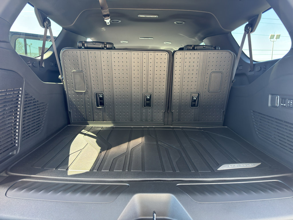 New 2026 Chevrolet Suburban LT w/ Comfort Package AWD/4WD image 26