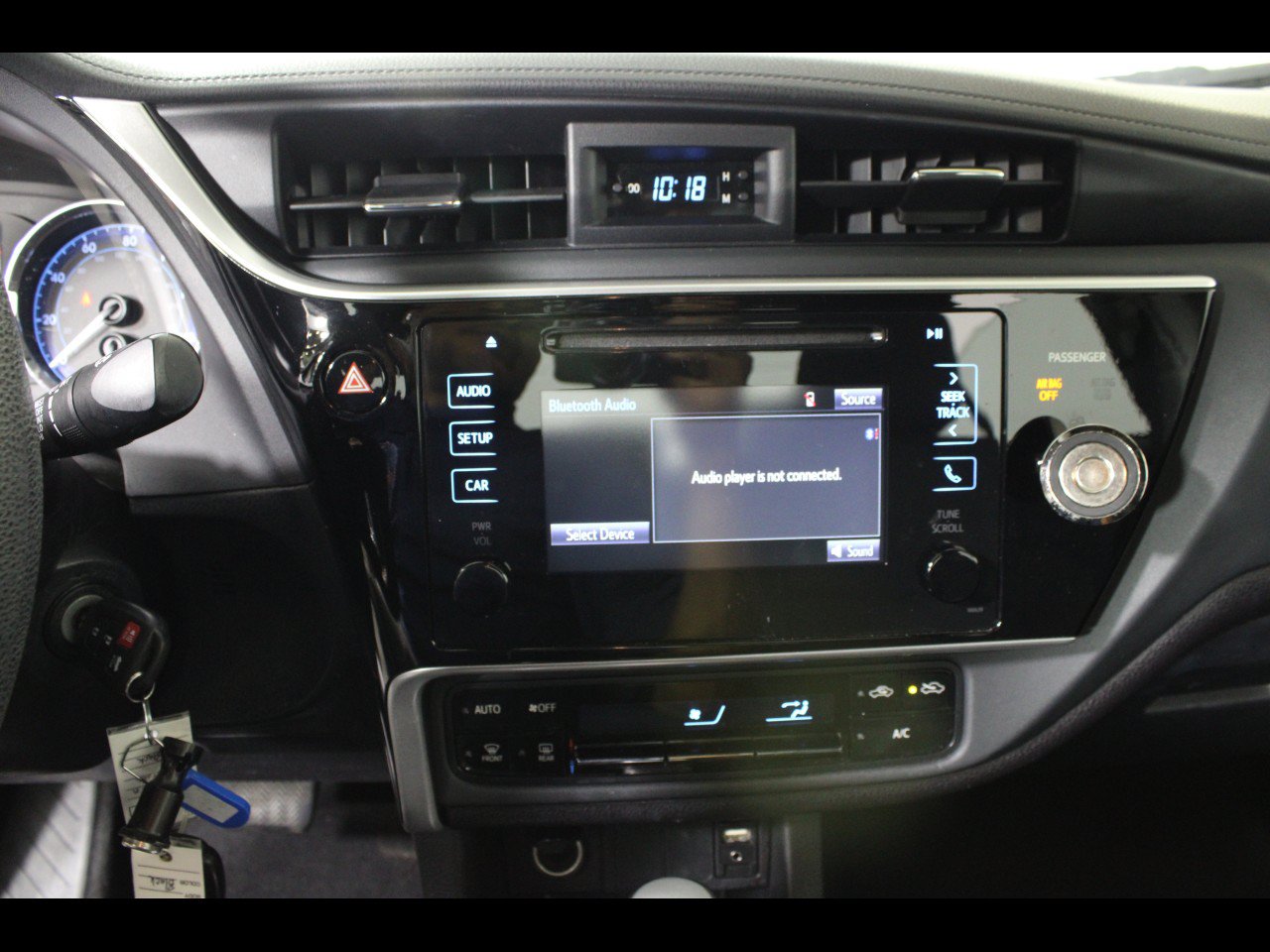 Used 2017 Toyota Corolla LE FWD image 25
