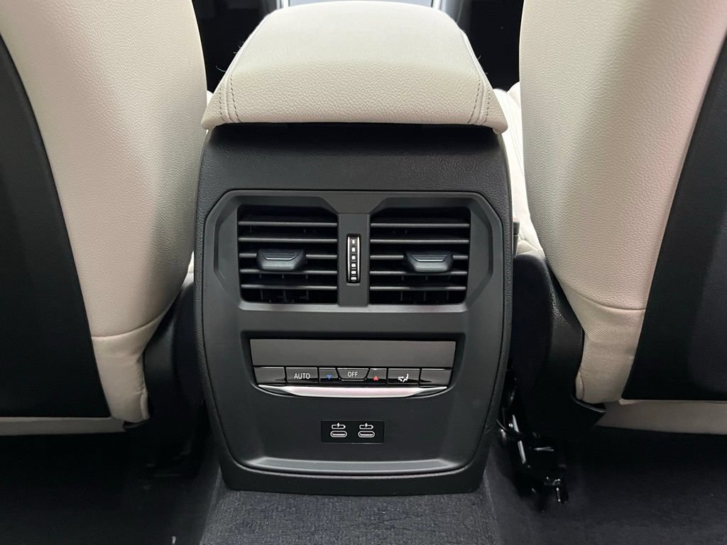 Certified 2026 BMW 330i Sedan w/ Premium Package RWD image 9