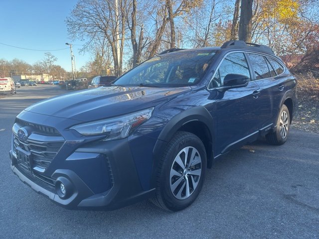 Used 2023 Subaru Outback Premium image 5
