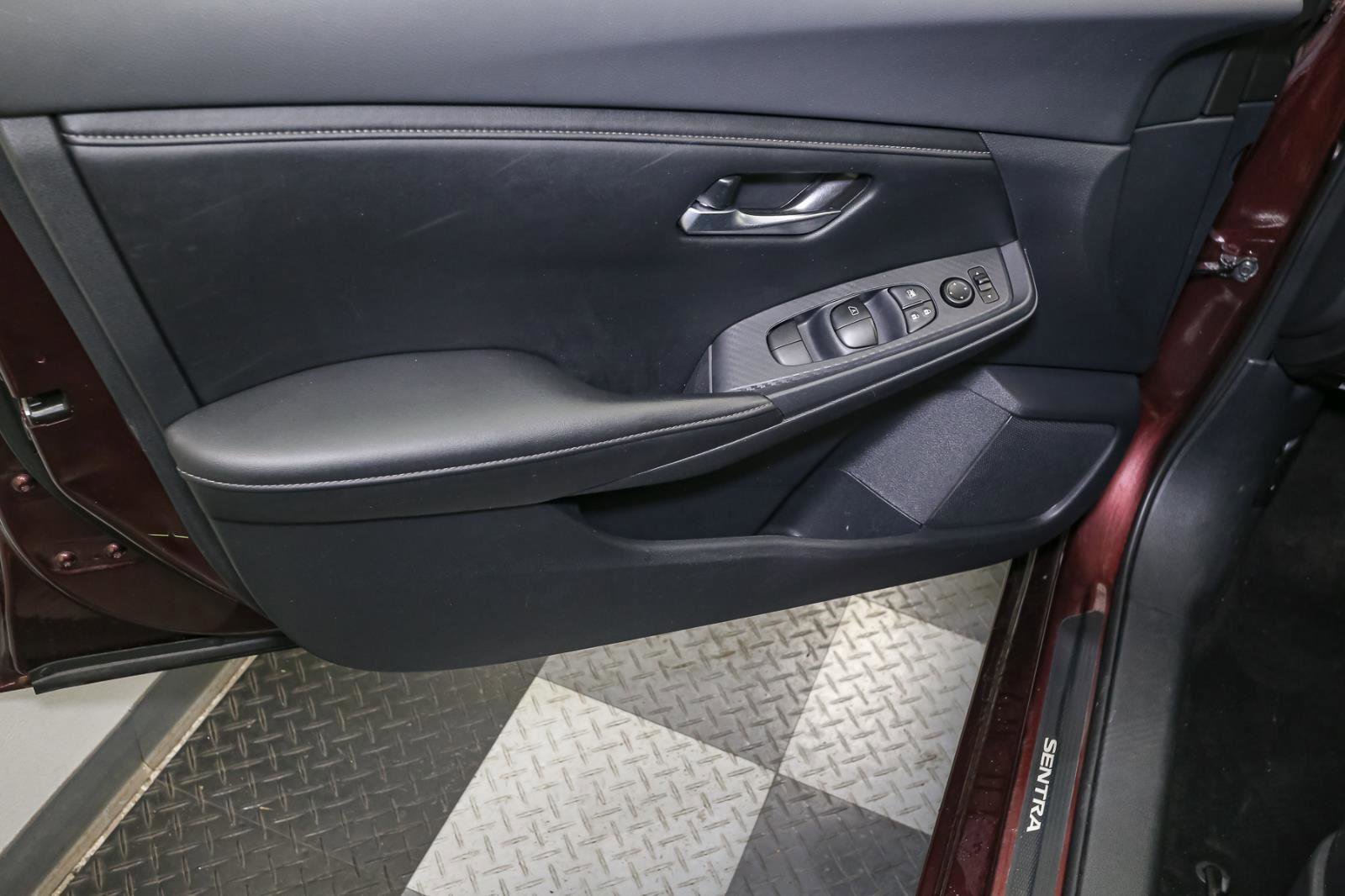 Used 2021 Nissan Sentra SV image 33