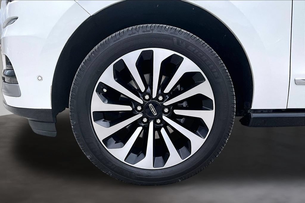 Used 2022 Lincoln Navigator Reserve AWD/4WD image 32