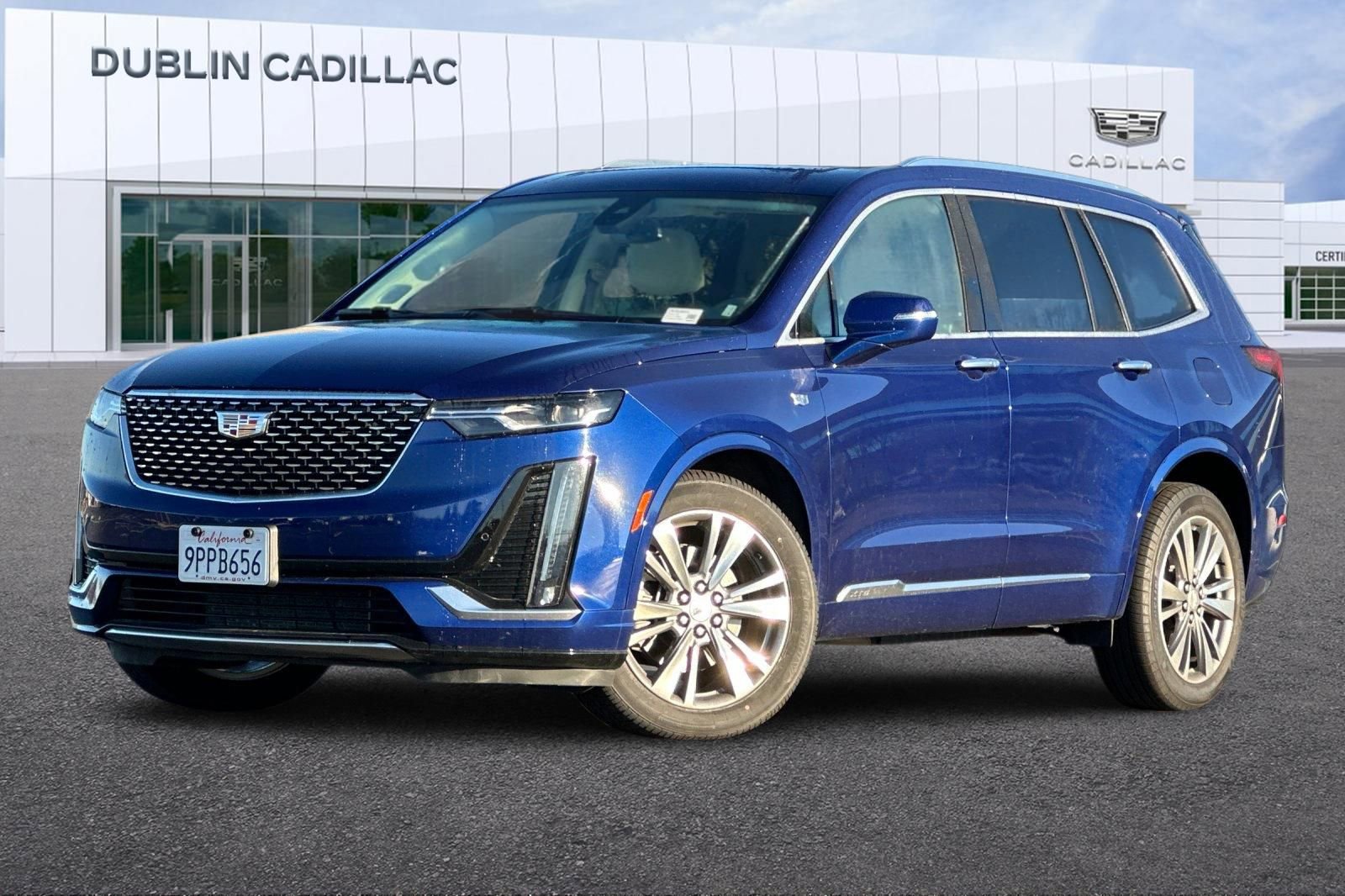 Certified 2025 Cadillac XT6 Premium Luxury image 8