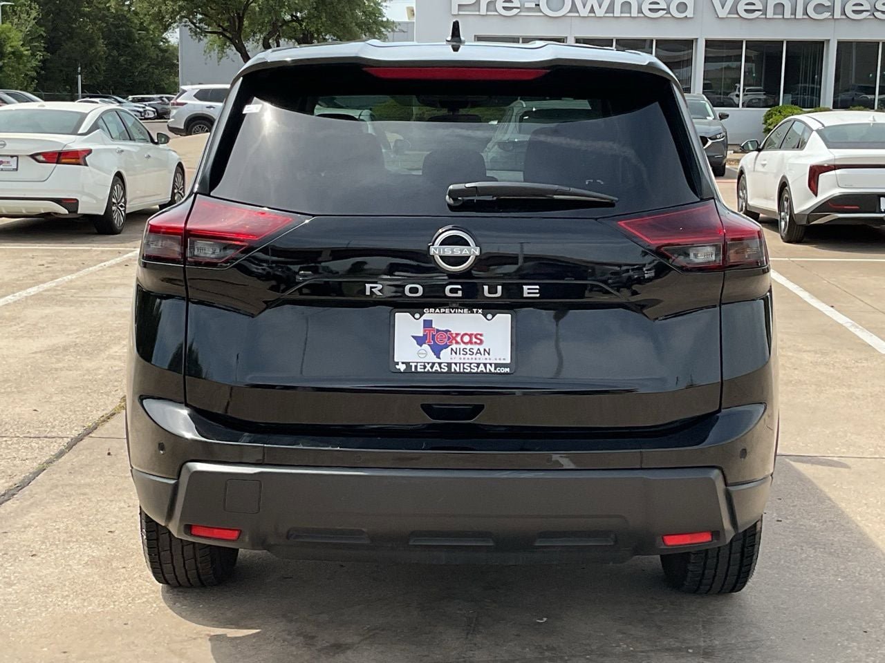 Used 2025 Nissan Rogue SV FWD image 6