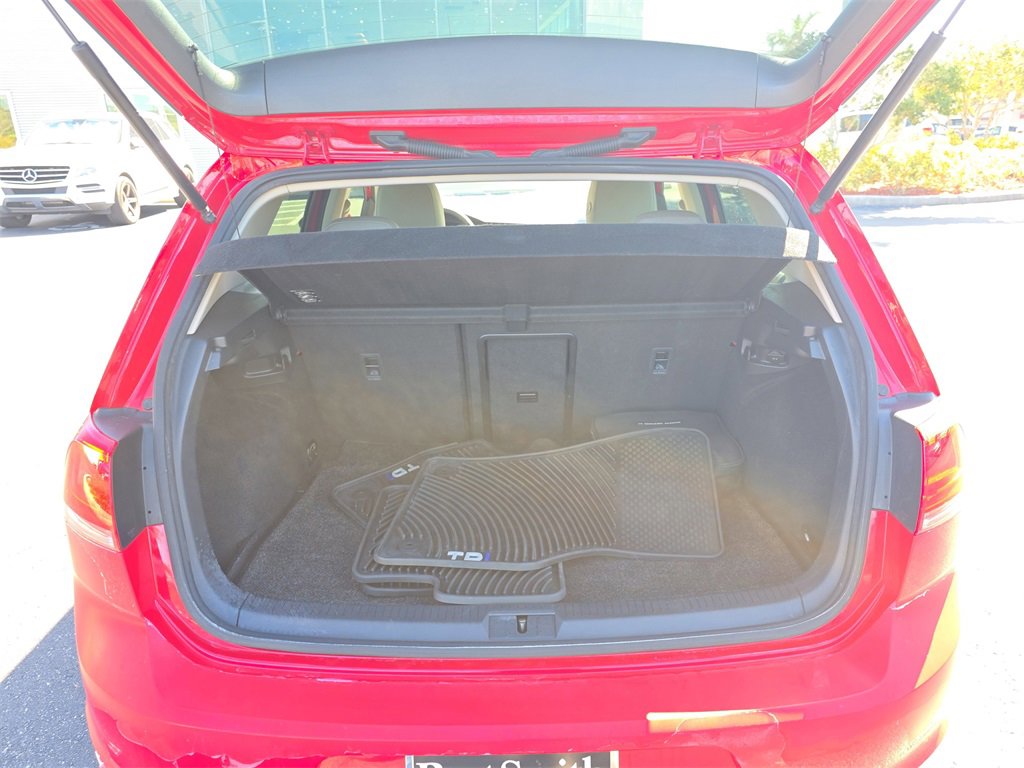 Used 2015 Volkswagen Golf TDI S image 8