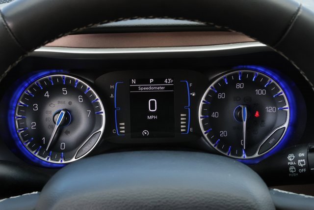 Used 2024 Chrysler Voyager LX image 23