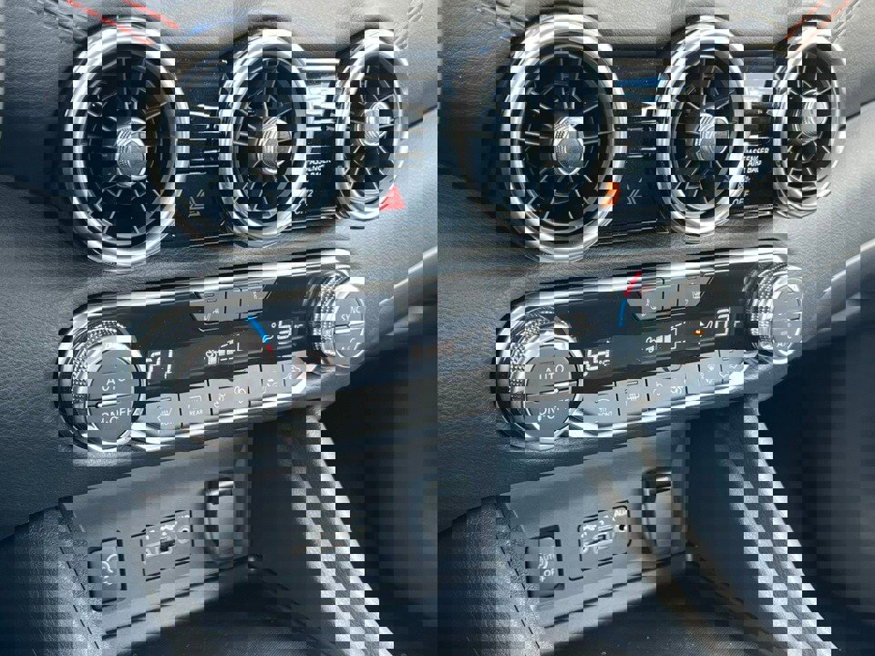 New 2025 Nissan Sentra SR w/ Midnight Edition image 22