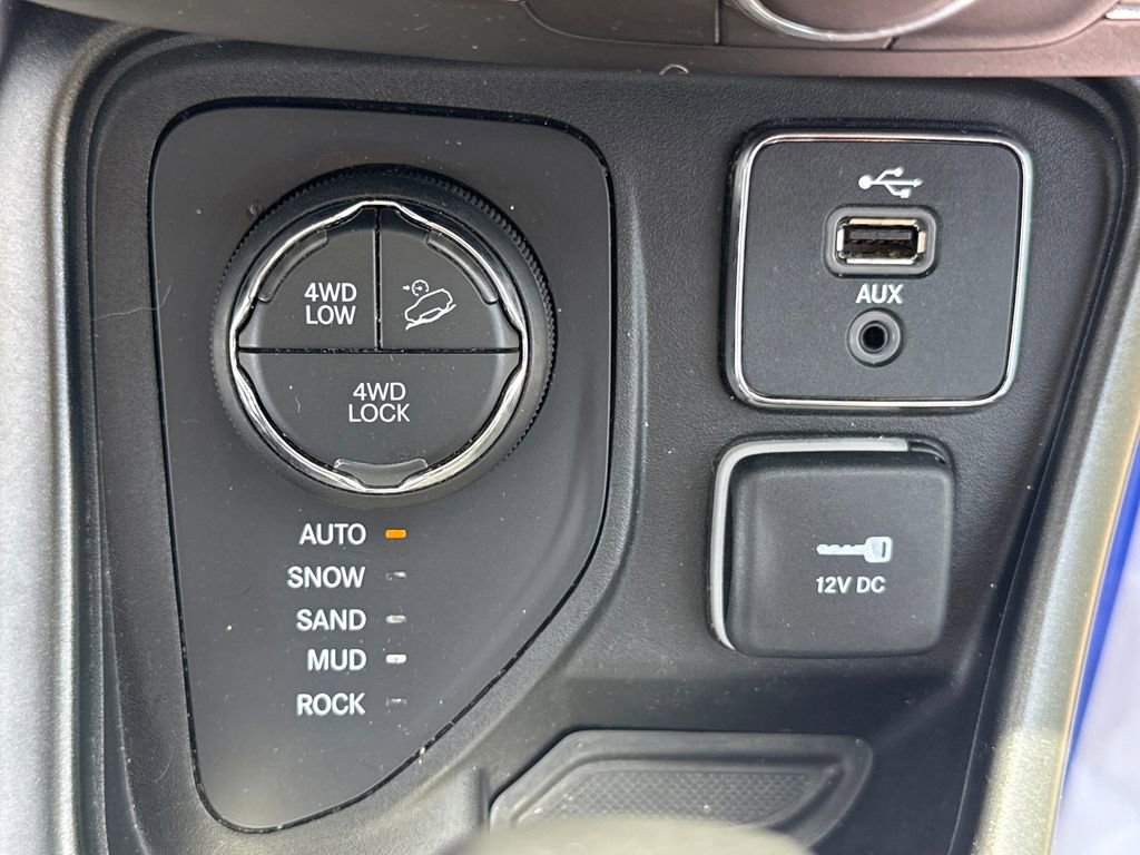 Used 2017 Jeep Compass Trailhawk w/ Navigation Group AWD/4WD image 41