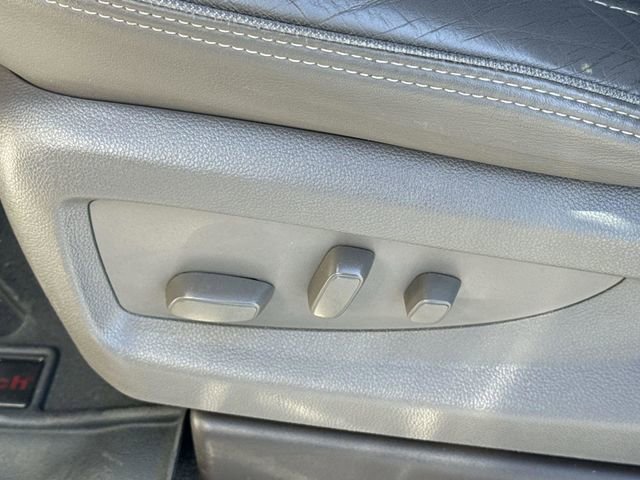 Used 2018 GMC Yukon XL Denali image 27